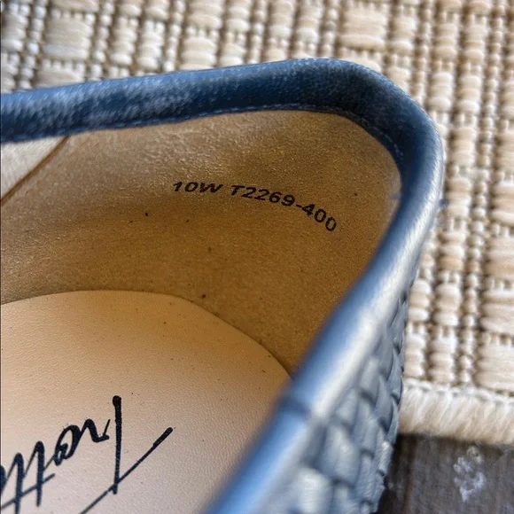 Trotters Woven Navy Blue Heeled Loafers Dress Shoes, Size 10 Wide - Picture 7 of 11